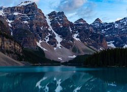 Kanada, Alberta, Park Narodowy Banff, Góry, Dolina Dziesięciu Szczytów, Jezioro Moraine, Drzewa