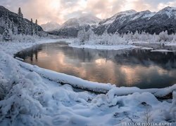Zima, Rzeka, Eagle River, Dolina, Góry, Ośnieżone, Drzewa, Krzewy, Alaska, Stany Zjednoczone