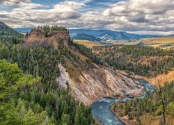 Dolina rzeki Yellowstone River w Parku Narodowym Yellowstone