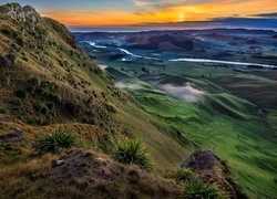 Nowa Zelandia, Region Hawkes Bay, Rzeka Tukituki River, Góry Te Mata Peak, Wzgórza, Góry, Wschód słońca, Dolina