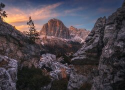 Dolomity o zachodzie słońca