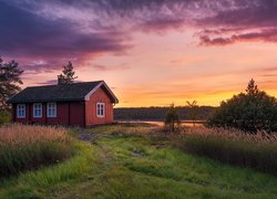 Jezioro Vaeleren, Las, Drzewa, Dom, Zachód słońca, Gmina Ringerike, Norwegia