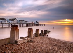 Anglia, Southwold, Morze Północne, Molo Southwold Pier, Domki, Zachód słońca