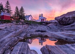 Skały, Latarnia morska, Pemaquid Point Lighthouse, Domy, Drzewa, Zachód słońca, Stan Maine, Stany Zjednoczone