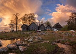 Domy na brzegu Morza Bałtyckiego w estońskiej wsi Altja