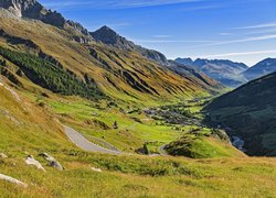 Góry, Alpy Berneńskie, Przełęcz Furkapass, Łąka, Drzewa, Domy, Dolina, Toggenburg, Szwajcaria