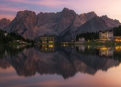 Góry, Dolomity, Jezioro, Misurina Lake, Domy, Grand Hotel Misurina, Cortina dAmpezzo, Region Cadore, Włochy