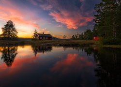 Chmury, Jezioro Vaeleren, Odbicie, Dom, Wieczór, Zachód słońca, Drzewa, Dom, Łódka, Ringerike, Norwegia