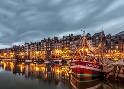 Domy w Honfleur nad rzeką Sekwaną