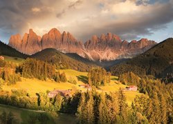 Domy we włoskich Dolomitach