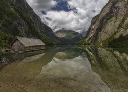 Jezioro Obersee, Kamienie, Góry Alpy, Drewniana, Szopa, Domek, Park Narodowy Berchtesgaden, Bawaria, Niemcy