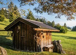 Drewniany, Domek, Drzewa, Łąka, Góry