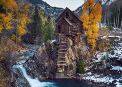 Młyn, Crystal Mill, Rzeka Crystal River, Śnieg, Skały, Drzewa, Kolorado, Stany Zjednoczone