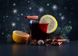 Drink cytryną i anyżem w pięknej świątecznej oprawie