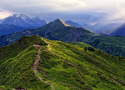 Droga na przełęczy Passo di Giau w Dolomitach