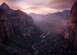 Park Narodowy Zion, Kanion, Zion Canyon, Skały, Rozświetlona, Droga, Stan Utah, Stany Zjednoczone