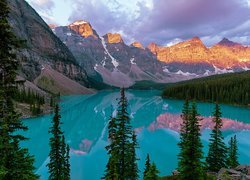 Kanada, Prowincja Alberta, Jezioro Moraine, Park Narodowy Banff, Góry, Drzewa, Odbicie