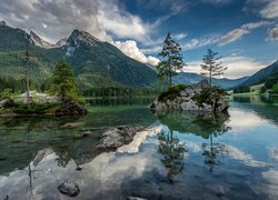 Góry, Jezioro Hintersee, Skały, Drzewa, Chmury, Gmina Berchtesgaden, Bawaria, Niemcy