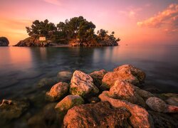 Morze, Wyspa, Drzewa, Kamienie, Wschód słońca, Grecja
