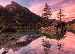 Jezioro, Hintersee, Skały, Drzewa, Góry Alpy, Zachód słońca, Bawaria, Niemcy