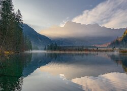 Góry, Jezioro Almsee, Mgła, Drzewa, Odbicie, Austria