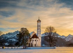 Kościół, Eglise Saint Coloman, Góry Alpy, Las, Drzewa, Zachód słońca, Miejscowość Schwangau, Bawaria, Niemcy