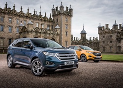 Dwa Fordy Edge Sport  na tle Floors Castle w Szkocji