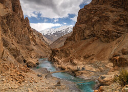 Dwa mosty nad rzeką w Zanskar