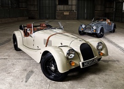 Dwa samochody Morgan V6 Roadster