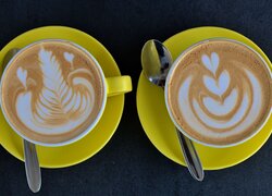 Dwie kawy cappuccino