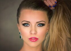 Dziewczyna, Blondynka, Modelka, Włosy, Makijaż, Kolczyki