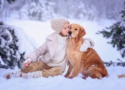 Dziewczynka, Pies, Golden retriever, Ośnieżone, Drzewa, Śnieg, Zima