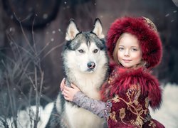 Dziewczynka i siberian husky