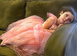 Dziewczynka w różowej sukience leży na kanapie
