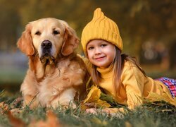 Dziewczyna, Czapka, Pies, Golden retriever