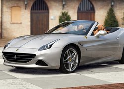 Srebrne, Ferrari California