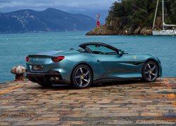 Ferrari Portofino M Cabrio bokiem