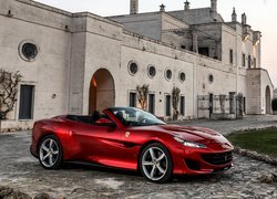 Czerwone, Ferrari Portofino, 2018, Budynek