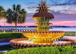 Fontanna Pineapple Fountain w Charleston