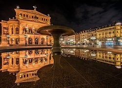 Niemcy, Frankfurt nad Menem, Opera, Alte Oper, Noc, Plac, Oświetlenie, Odbicie, Fontanna, Domy, Ulica Miasto nocą, Opery