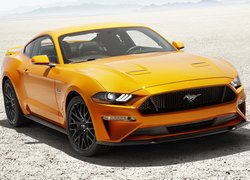 Ford Mustang GT przodem