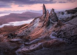 Szkocja, Wyspa Skye, Półwysep Trotternish, Morze, Wzgórze The Storr, Skały