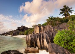 Formacje skalne na wyspie La Digue w archipelagu Seszeli