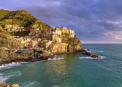 Fragment riwiery liguryjskiej Cinque Terre we Włoszech