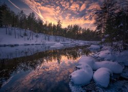  Norwegia, Gmina Ringerike, Zima, Śnieg, Zachód słońca, Jezioro, Las, Drzewa