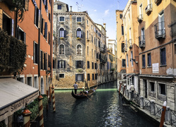 Gondola na rzece w Wenecji