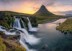 Chmury, Rzeka, Wodospad, Kirkjufellsfoss, Góra Kirkjufell, Islandia