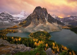 Kanada, Kolumbia Brytyjska, Park Prowincjonalny Mount Assiniboine, Góra Mount Assiniboine, Jeziora, Góry, Jesień