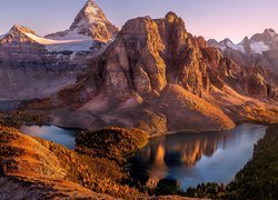 Kanada, Kolumbia Brytyjska, Góra, Mount Assiniboine, Jesień, Lasy, Jeziora, Jezioro Cerulean, Jezioro Sunburst Lake