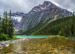 Kanada, Alberta, Park Narodowy Jasper, Góry, Góra, Mount Edith Cavell, Rzeka, Astoria River, Drzewa, Lasy, Chmury